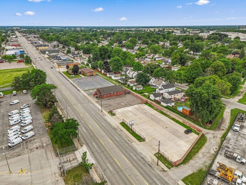 More Photos Of 17355 Allen Rd, Melvindale Freestanding For Sale