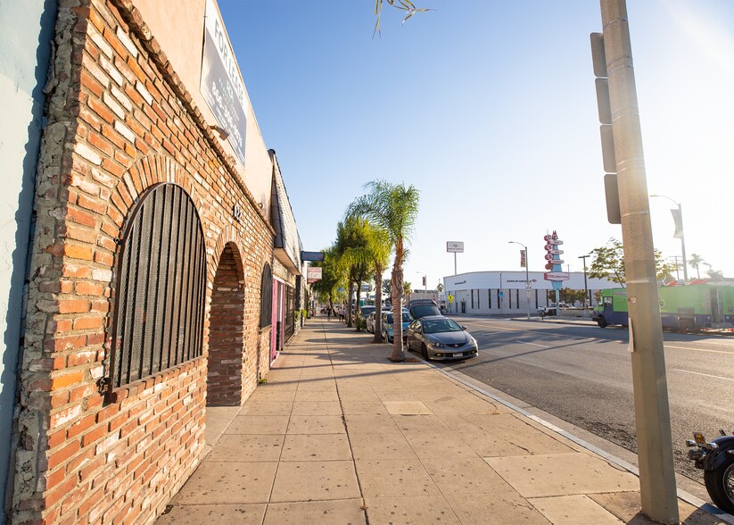 More Photos Of 922 S Atlantic Blvd, East Los Angeles Office For Sale