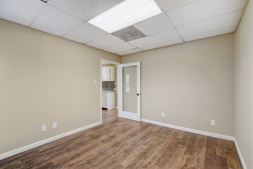 More Photos Of 13740 N Highway 183, Austin Office For Sale