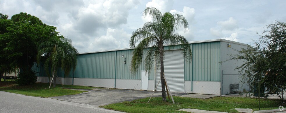 Primary Photo Of 1613 SE 15th Ter, Cape Coral Warehouse For Lease