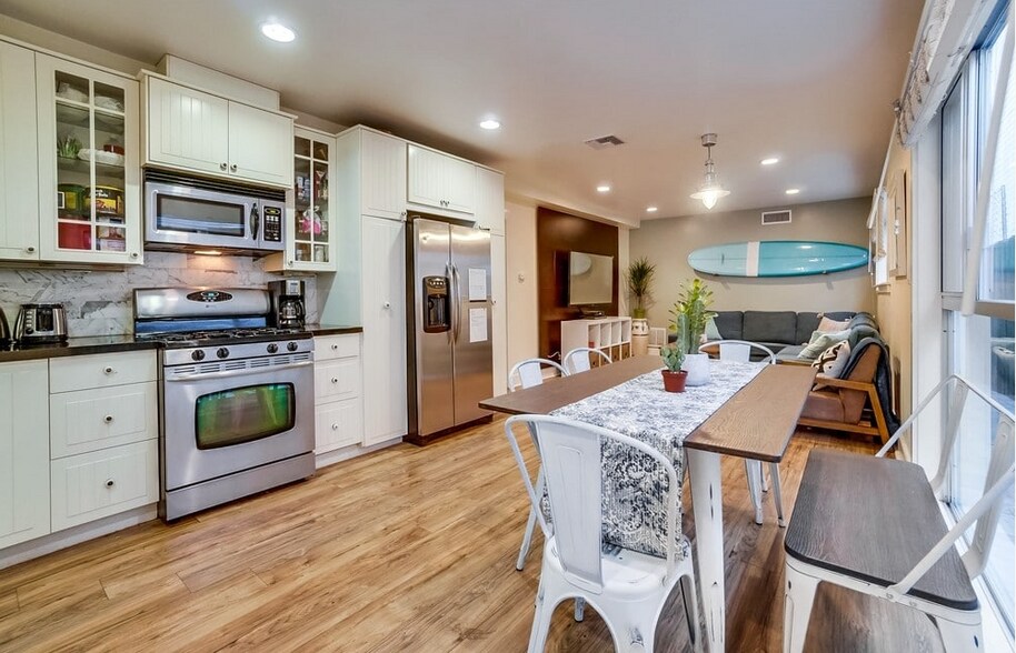 More Photos Of 32 N Venice Blvd, Venice Apartments For Sale