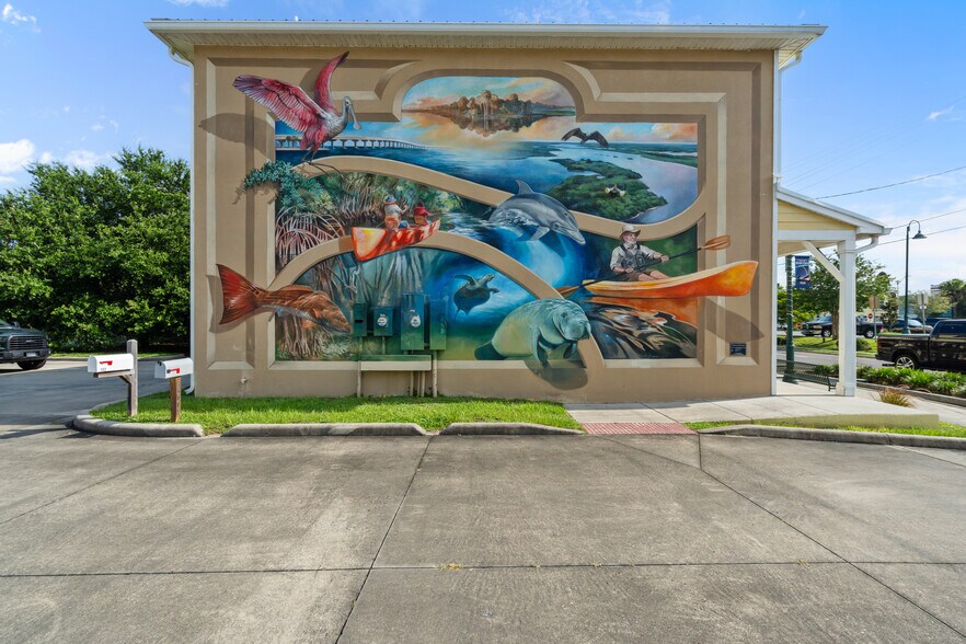 More Photos Of 410 S Hopkins Ave, Titusville Storefront For Lease