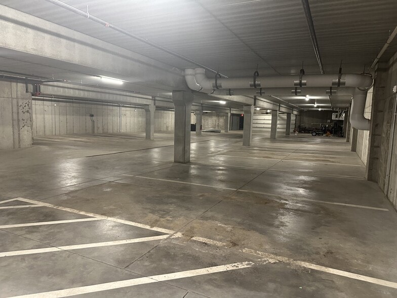 More Photos Of 2700 S Lorraine Pl, Sioux Falls Office For Lease