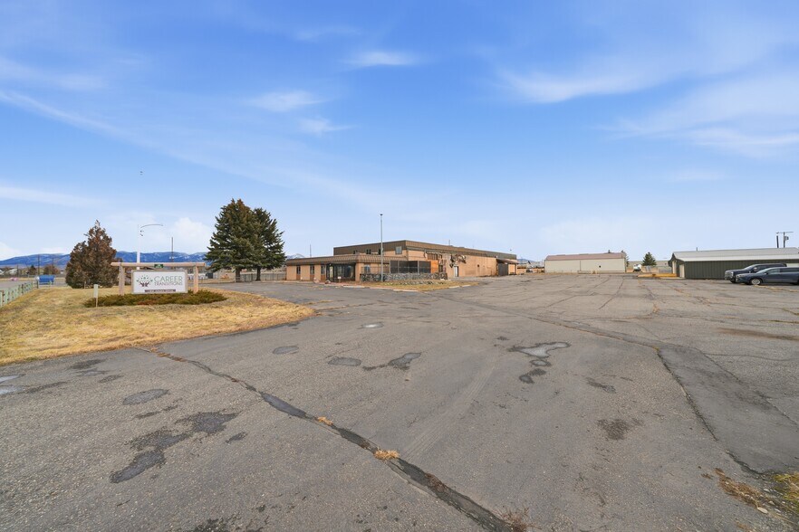 More Photos Of 189 Arden Dr, Belgrade Industrial For Lease