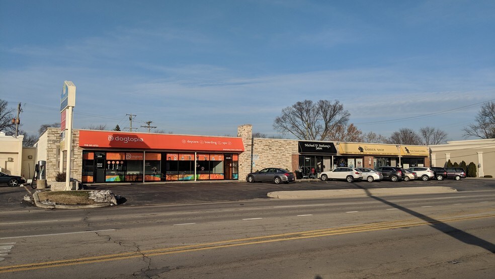 Primary Photo Of 1402-1408 W 55th St, Countryside Storefront For Lease
