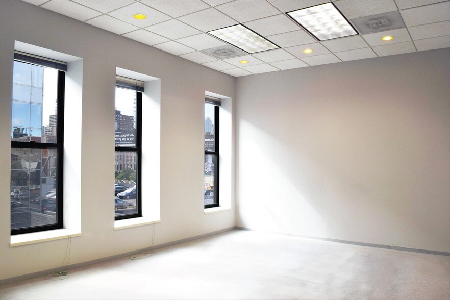 More Photos Of 158 W Erie St, Chicago Office For Lease