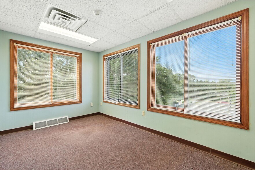 More Photos Of 185 West Ave, Ludlow Medical For Sale