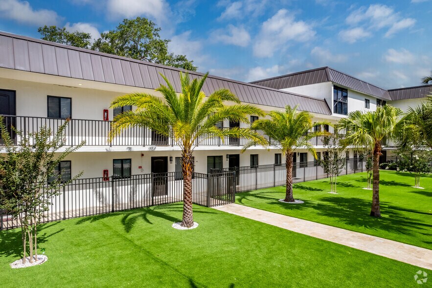 More Photos Of 2025 Rogers St, Clearwater Apartments For Sale