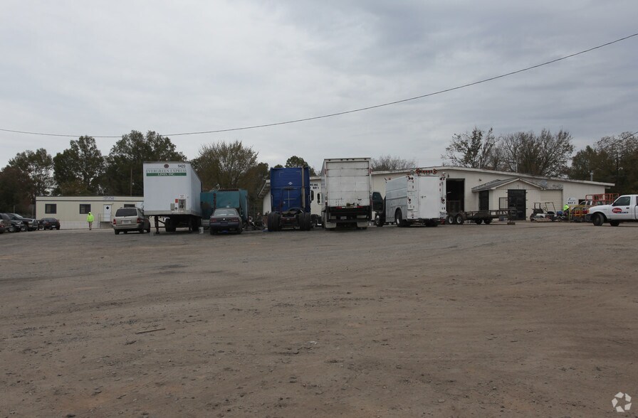 More Photos Of 311 S Plum St, Durham Warehouse For Lease