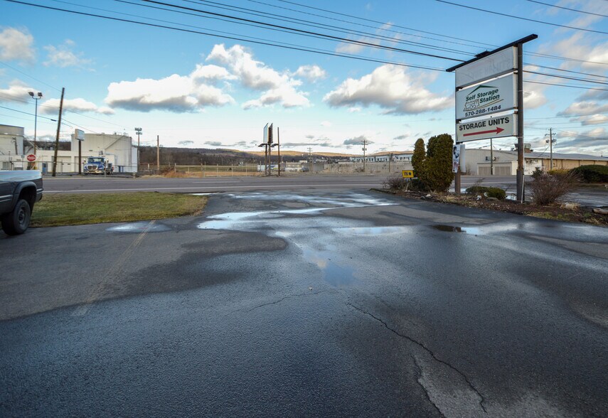 More Photos Of 59 S Wyoming Ave, Edwardsville Freestanding For Lease