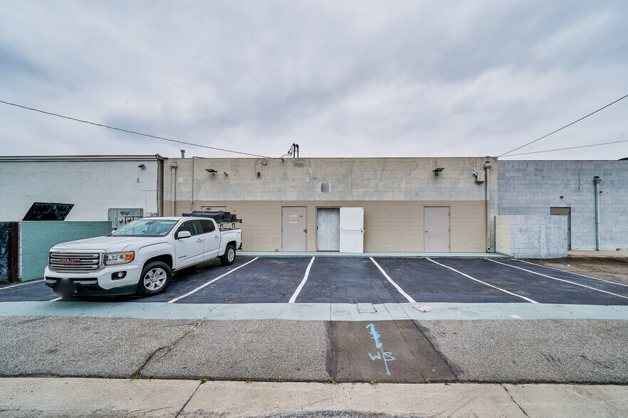 More Photos Of 18807-18809 Pioneer Blvd, Artesia Storefront Retail Office For Sale
