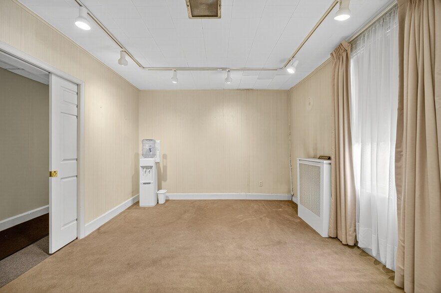 More Photos Of 59 Montgomery St, Poughkeepsie Funeral Home For Sale