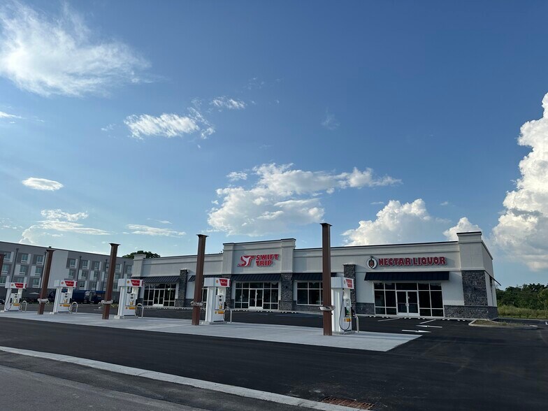 More Photos Of 511 E Brannon Rd, Nicholasville Restaurant For Lease