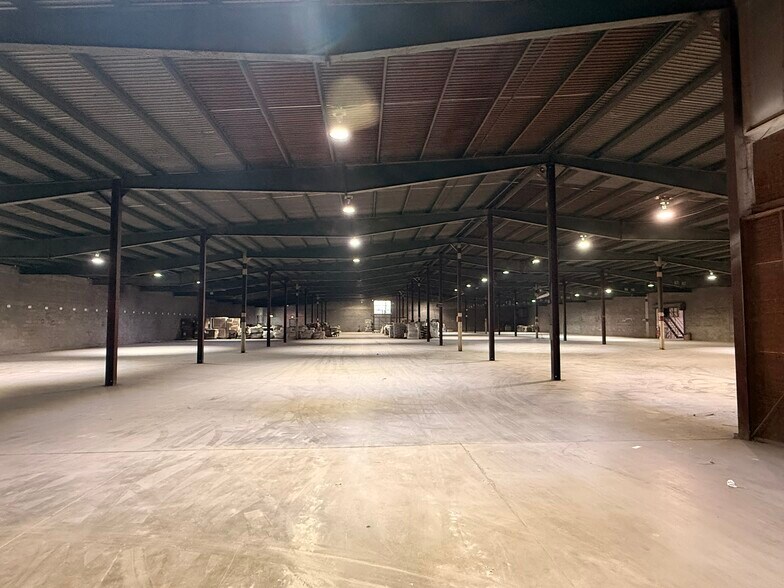 More Photos Of 451 Gordon St, Roseville Warehouse For Lease