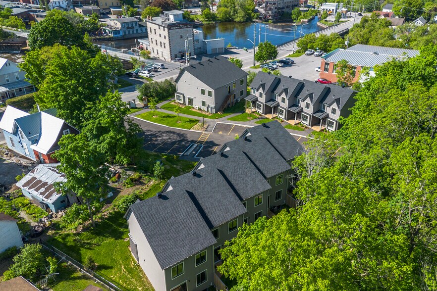 More Photos Of 36 Main St E, Mississippi Mills Apartments For Sale