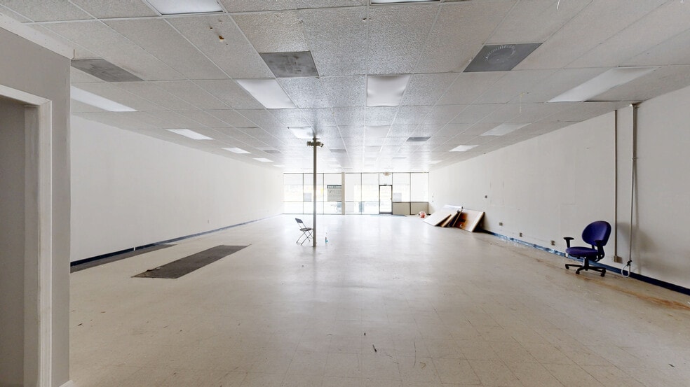 More Photos Of 5025-5109 University Pky, Winston-Salem Unknown For Lease