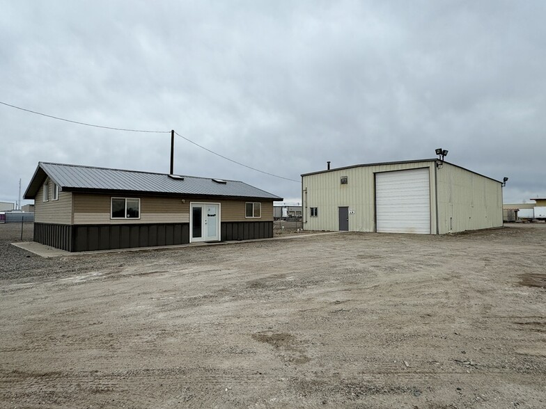 Primary Photo Of 850 Smith Rd, Riverton Service For Sale