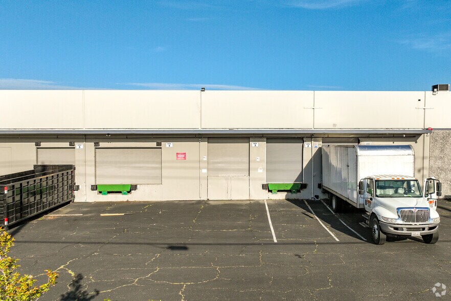 More Photos Of 14700 Doolittle Dr, San Leandro Warehouse For Lease