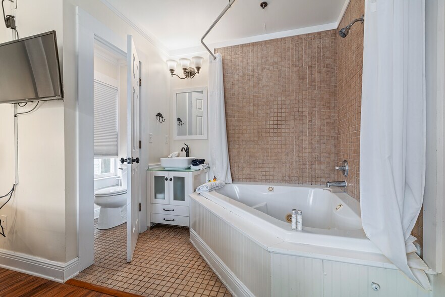 More Photos Of 44 Spanish St, Saint Augustine Hotel For Sale