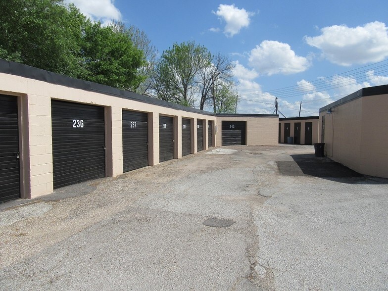 More Photos Of 1112 W Southmore Ave, Pasadena Specialty For Sale