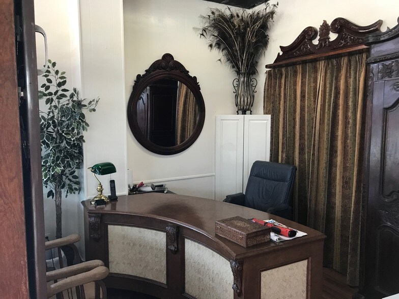 More Photos Of 1409 I-45 Fwy, Conroe Industrial For Lease