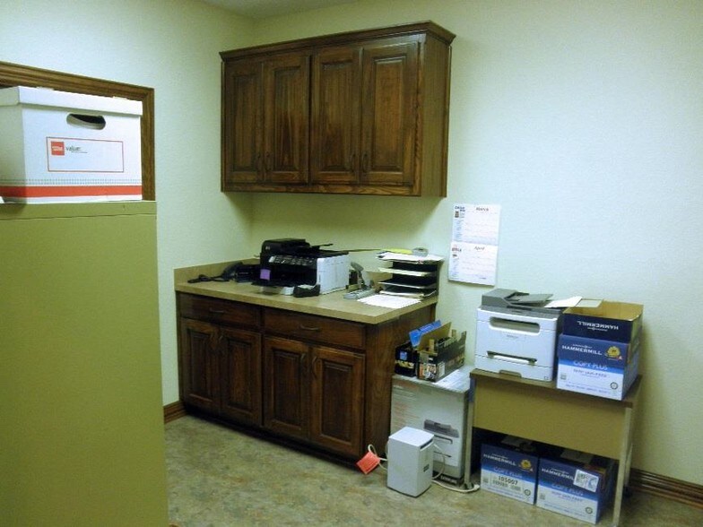 More Photos Of 411 Harwood Rd, Bedford Office For Lease