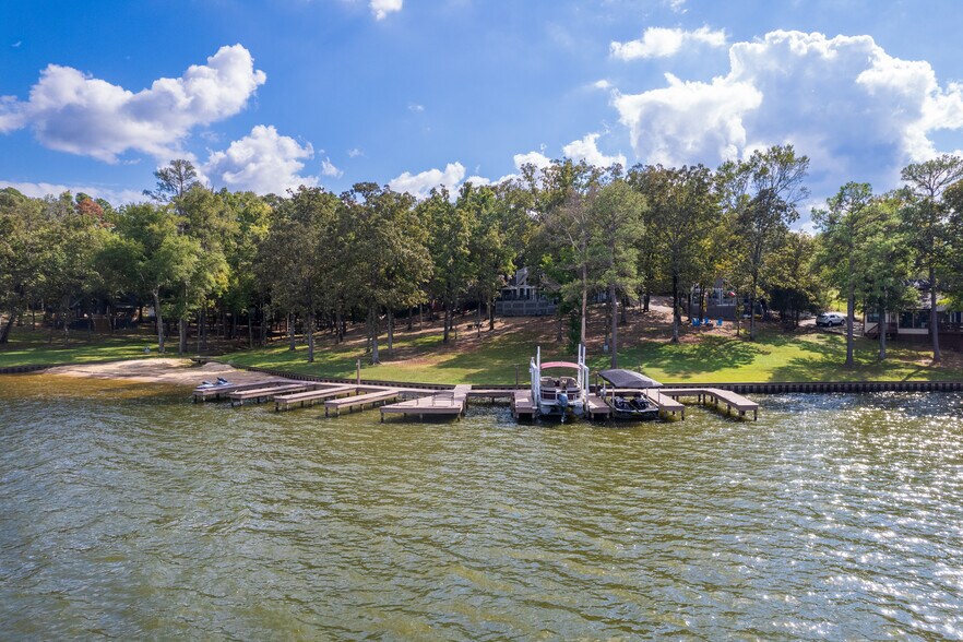 More Photos Of 108 E Barker Creek Dr, Scroggins Specialty For Sale