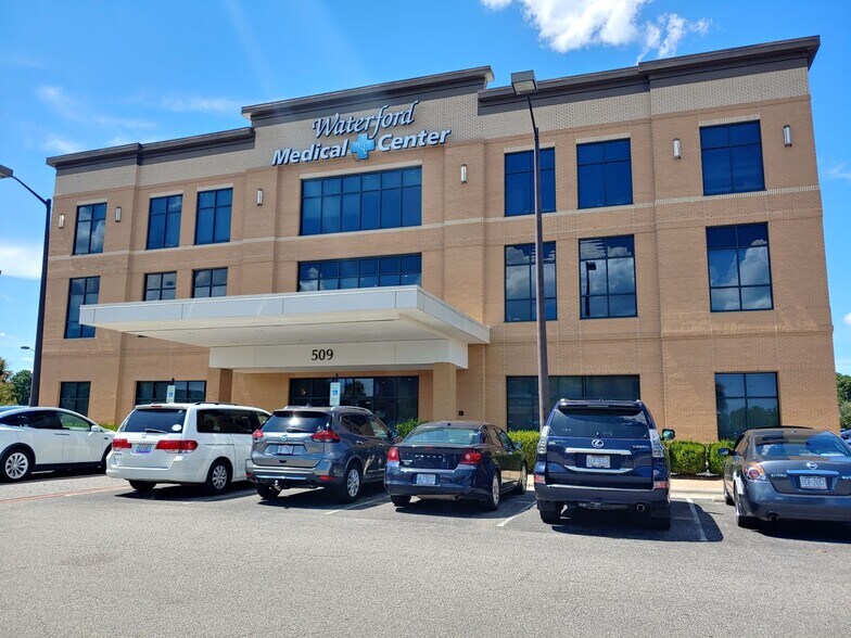 More Photos Of 509 Olde Waterford Way, Leland Office For Lease