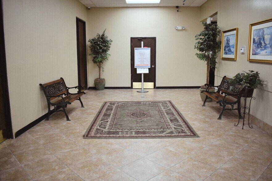 More Photos Of 2424 Hamilton St, Houston Medical For Lease