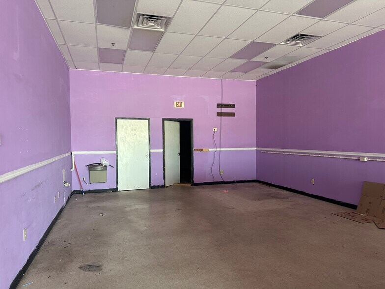 More Photos Of 550 S Church St, Spartanburg Freestanding For Lease