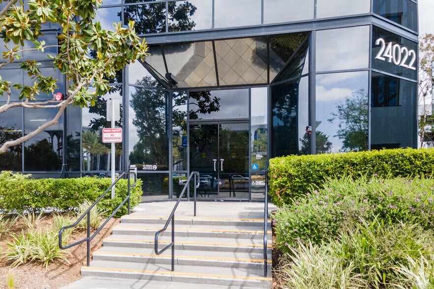 More Photos Of 24022 Calle de la Plata, Laguna Hills Medical For Lease