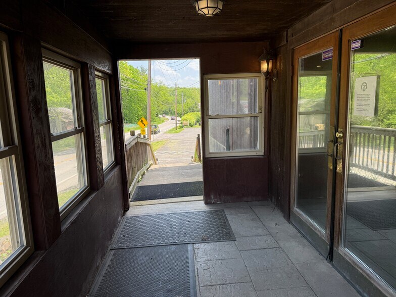 More Photos Of 42087 State Route 154, Lisbon Restaurant For Lease