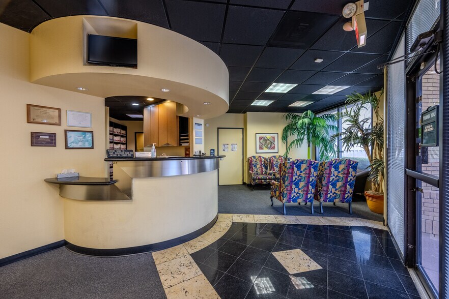 More Photos Of 1570 S Rainbow Blvd, Las Vegas Office For Lease