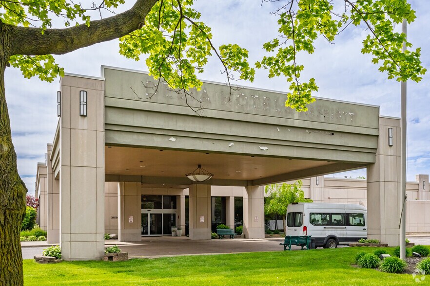 More Photos Of 31500 Wick Rd, Romulus Hotel For Sale