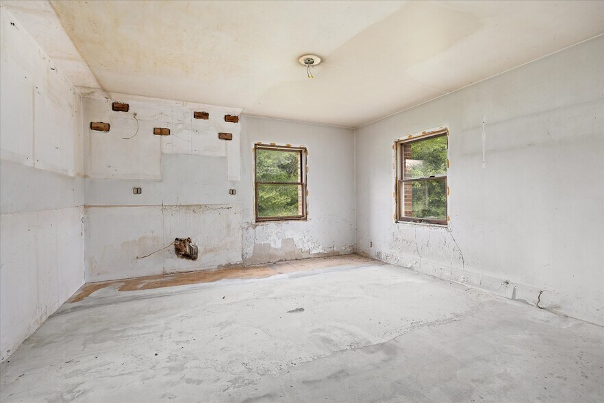 More Photos Of 170 Round House St, Braidwood Apartments For Sale
