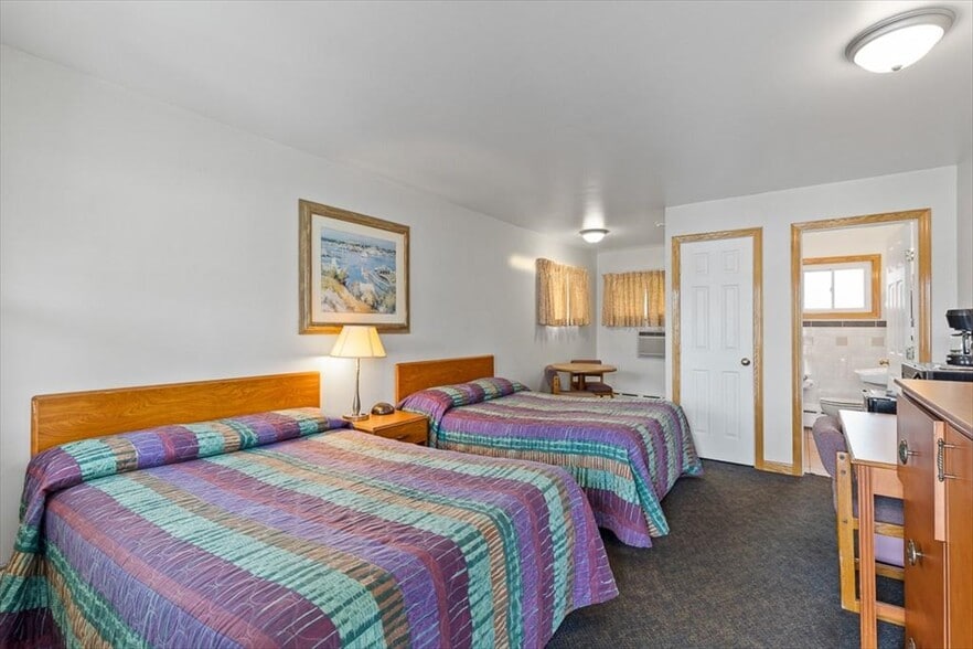 More Photos Of 3107 W Lake Rd, Erie Hotel For Sale