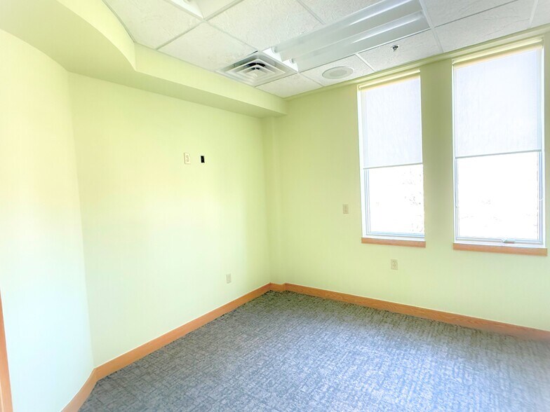 More Photos Of 3515 Coolidge Rd, East Lansing Medical For Lease