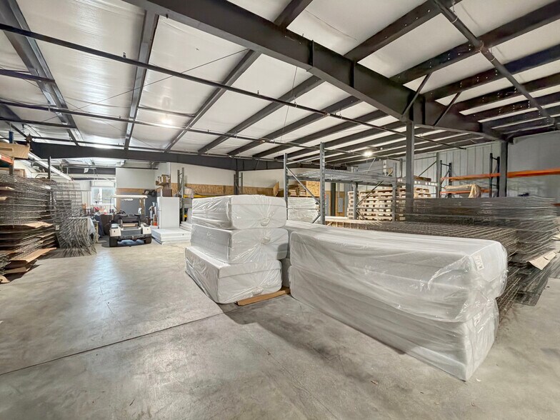 More Photos Of 850 Eisenhower Blvd, Johnstown Warehouse For Lease