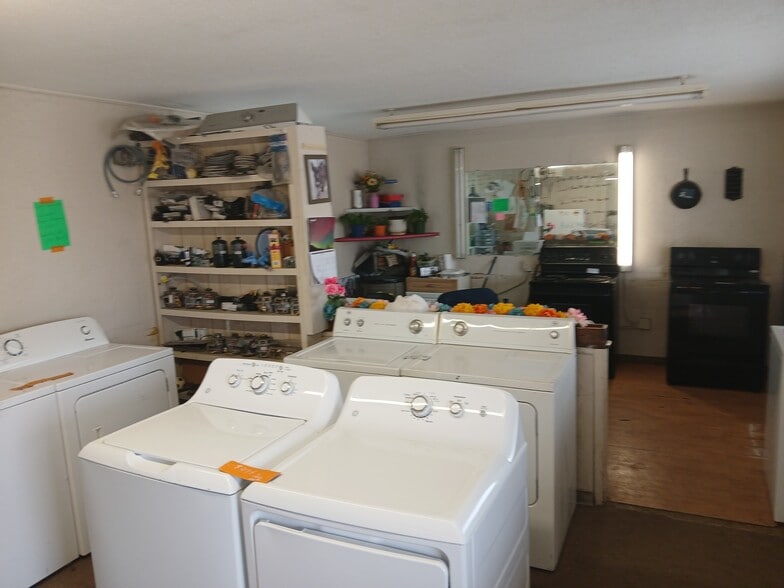 More Photos Of 1718 Creighton Ave SE, Decatur Flex For Sale