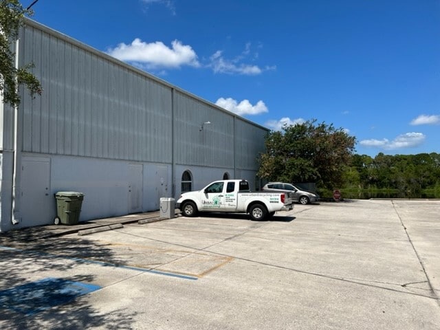 More Photos Of 6102 24th St E, Bradenton Warehouse For Lease