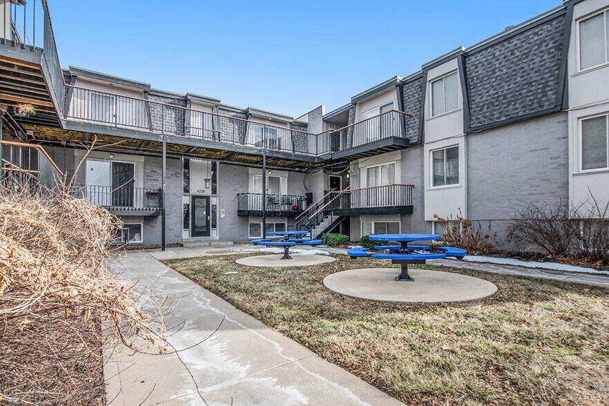 More Photos Of 4231-4239 Walnut St, Kansas City Apartments For Sale