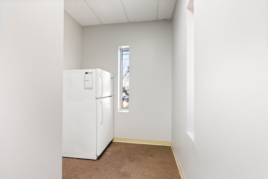 More Photos Of 1293 Clove Rd, Staten Island Office For Lease