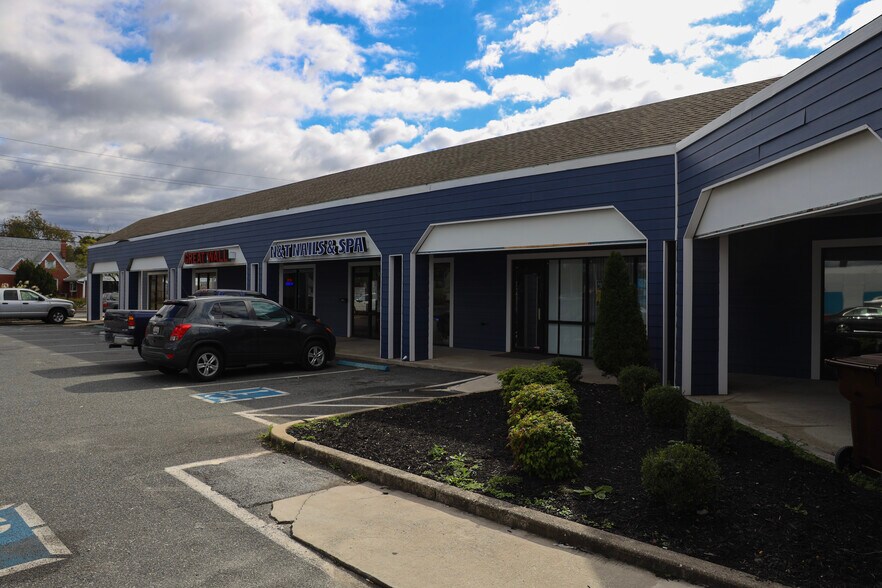 More Photos Of 309 Sunburst Hwy, Cambridge Storefront For Sale