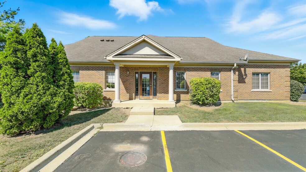 More Photos Of 5 Executive Ct, South Barrington Office For Sale