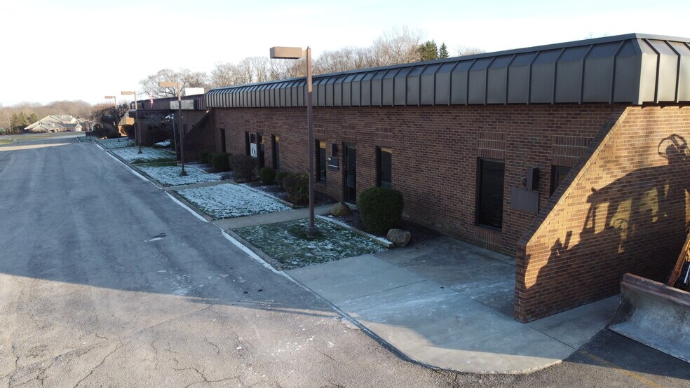 Primary Photo Of 7124 Brookwood Dr, Brookfield Office For Lease