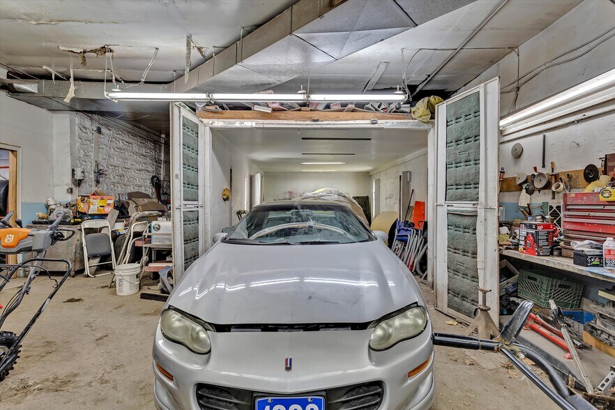 More Photos Of 73 King St E, Kawartha Lakes Auto Repair For Sale