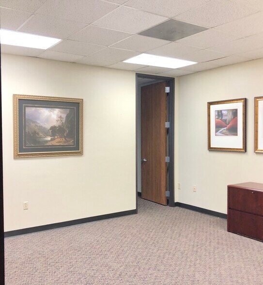 More Photos Of 3029 S Sherwood Forest Blvd, Baton Rouge Loft Creative Space For Lease