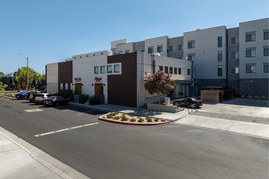 More Photos Of 843 W Lancaster Blvd, Lancaster Bank For Lease