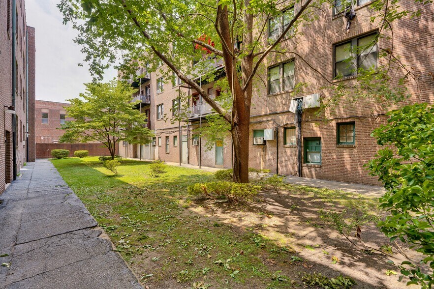 More Photos Of 130-146 Garrett Rd, Upper Darby Township Apartments For Sale
