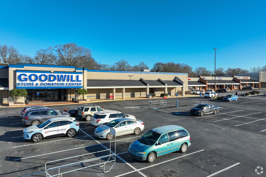 More Photos Of 100 Spalding Square, Griffin Unknown For Lease